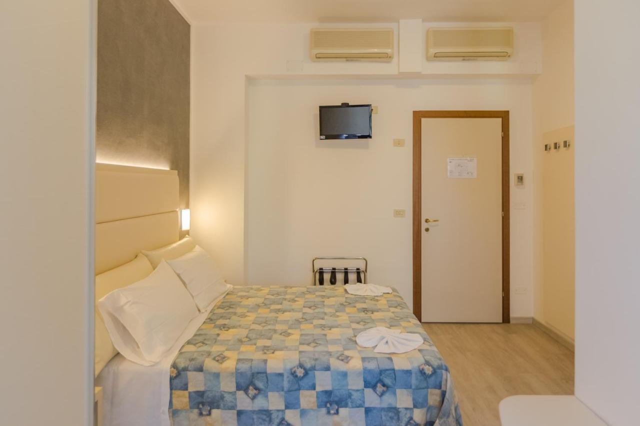 Hotel Bremen Rimini Exterior photo
